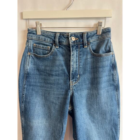 Abercrombie & Fitch High Rise Mom Jean Medium Wash Blue Size 26/2R - Picture 3 of 12
